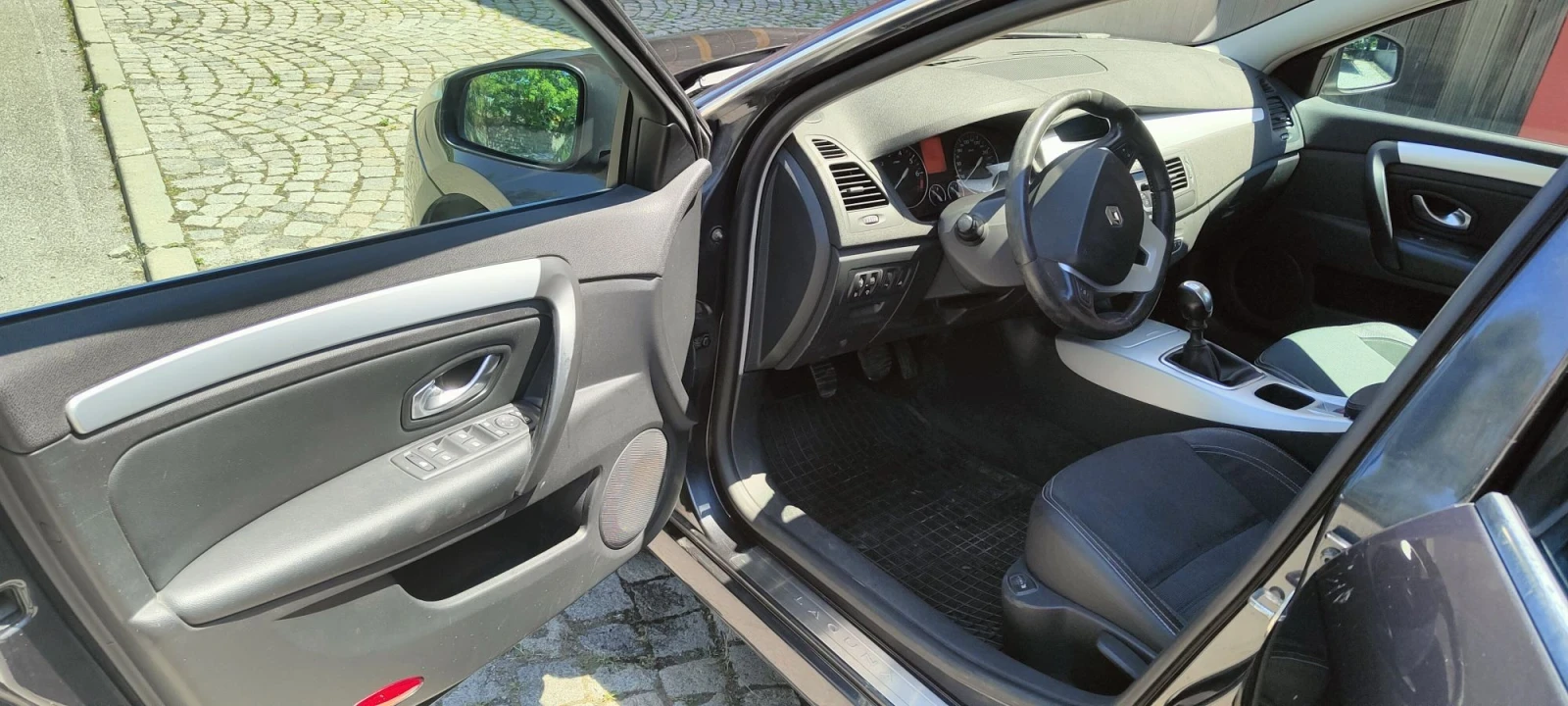 Renault Laguna, снимка 7 - Автомобили и джипове - 55641423