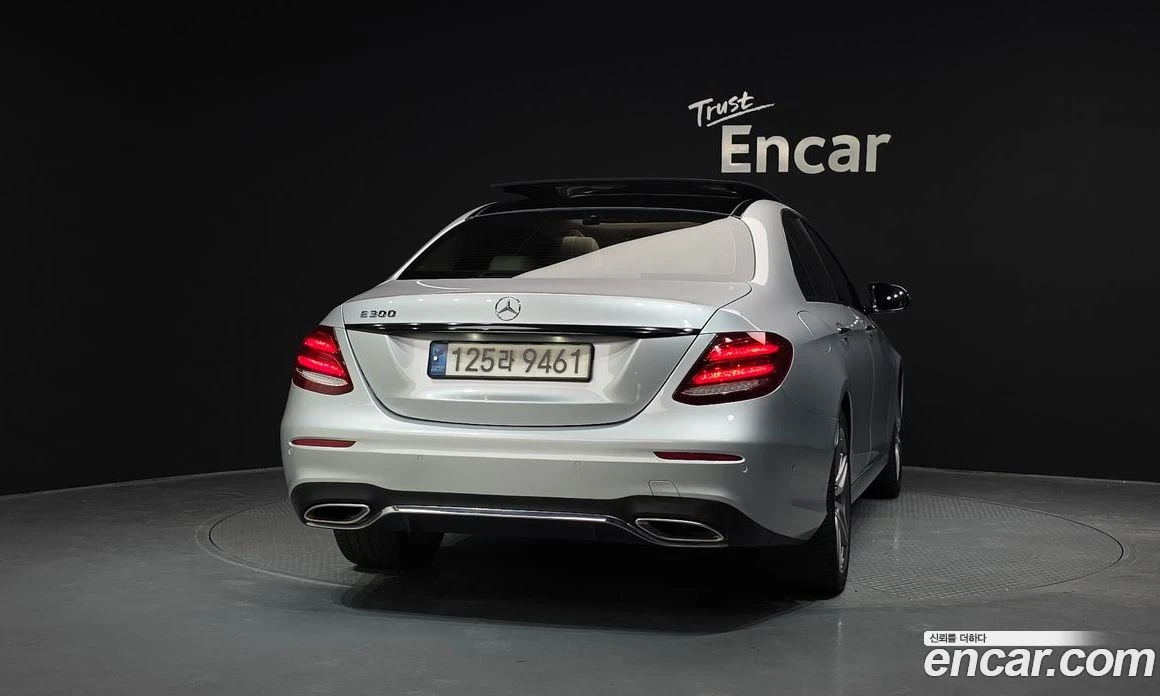 Mercedes-Benz E 300 E300 AMG Line, снимка 4 - Автомобили и джипове - 55697226