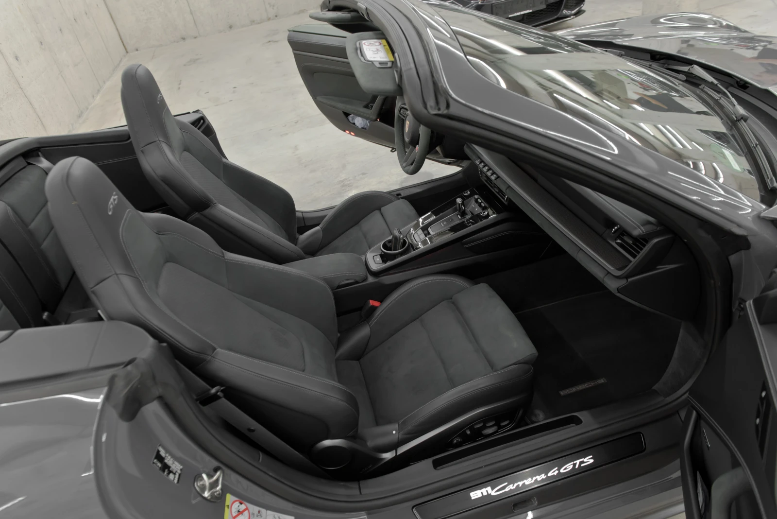 Porsche 911 4 GTS * Carbon * Lift, снимка 13 - Автомобили и джипове - 55853235