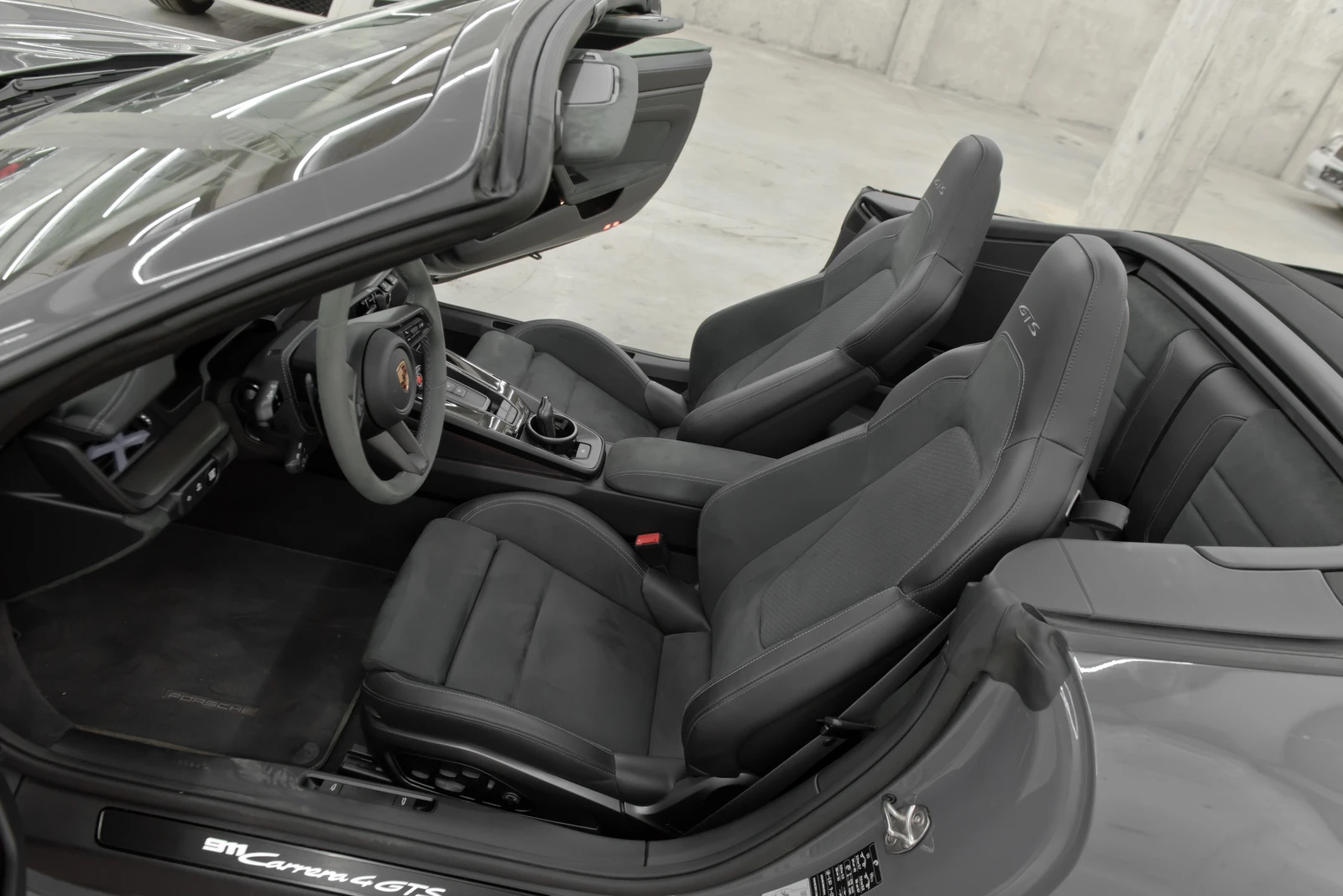 Porsche 911 4 GTS * Carbon * Lift, снимка 12 - Автомобили и джипове - 55853235