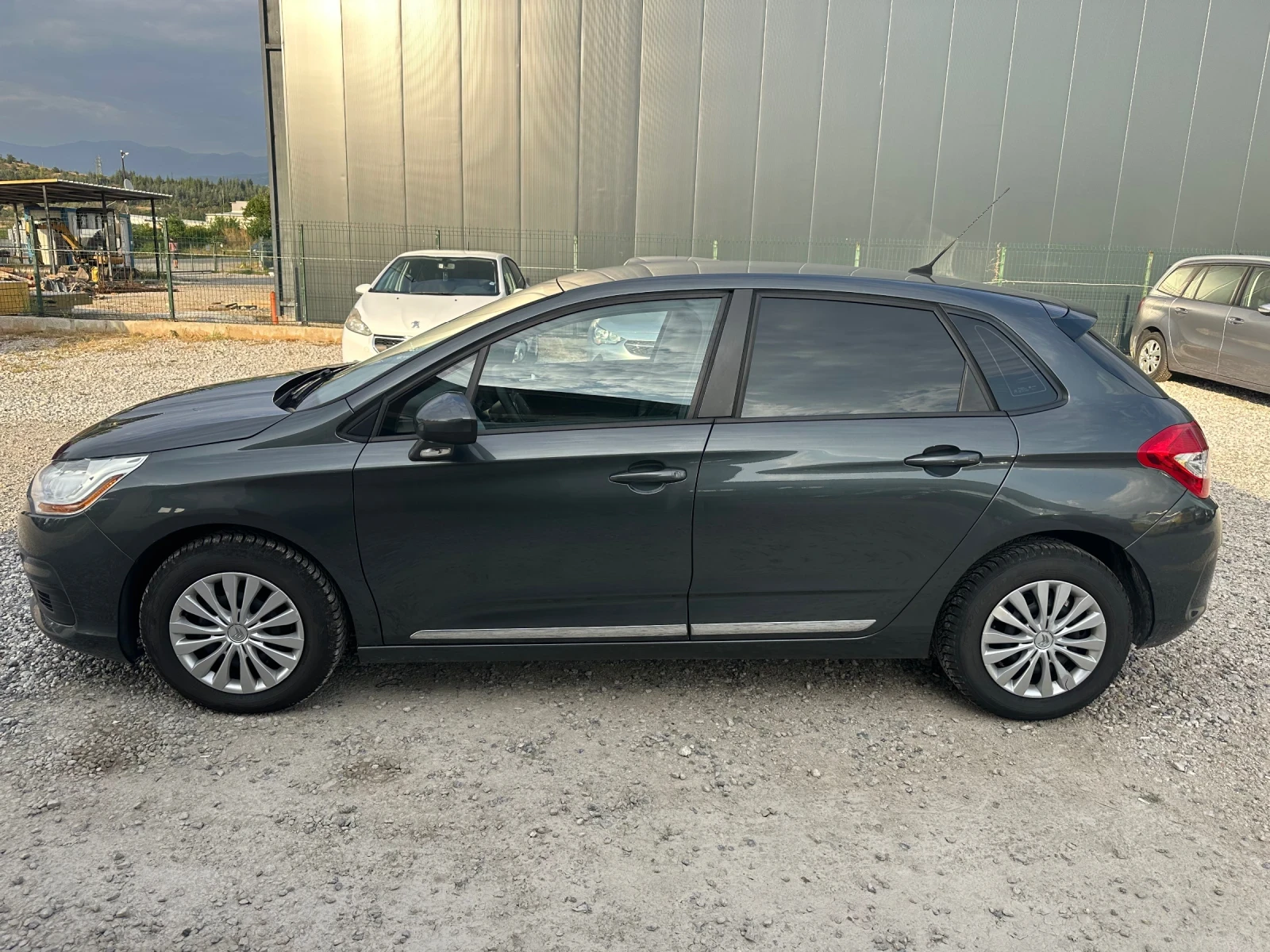 Citroen C4 1.6 HDI РЕГИСТРИРАНА , снимка 2 - Автомобили и джипове - 55959263