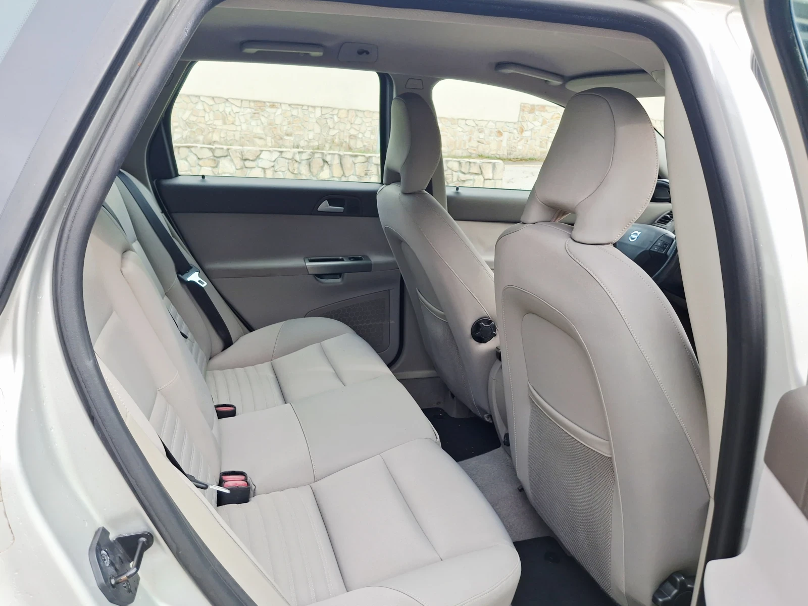 Volvo V50 2.0.d.Автоматик, снимка 11 - Автомобили и джипове - 56546352