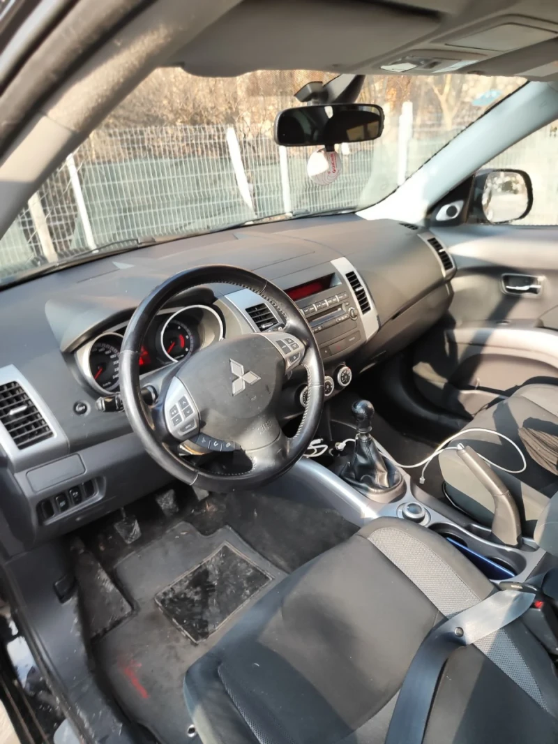 Mitsubishi Outlander, снимка 7 - Автомобили и джипове - 48786717