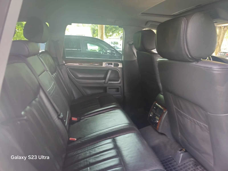 VW Touareg, снимка 7 - Автомобили и джипове - 52371720