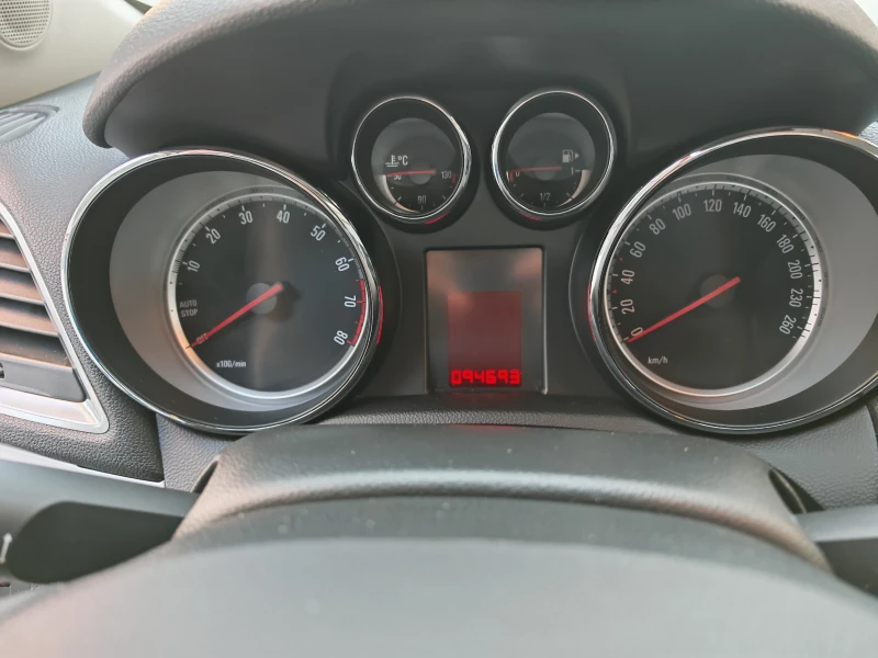 Opel Mokka 1.6 BEZNIN 116 KN, снимка 12 - Автомобили и джипове - 52415958