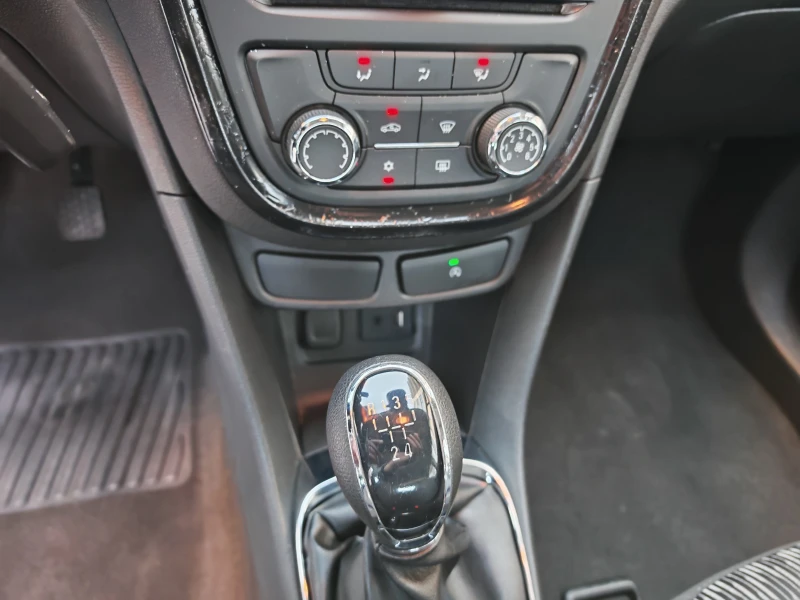 Opel Mokka 1.6 BEZNIN 116 KN, снимка 15 - Автомобили и джипове - 52415958