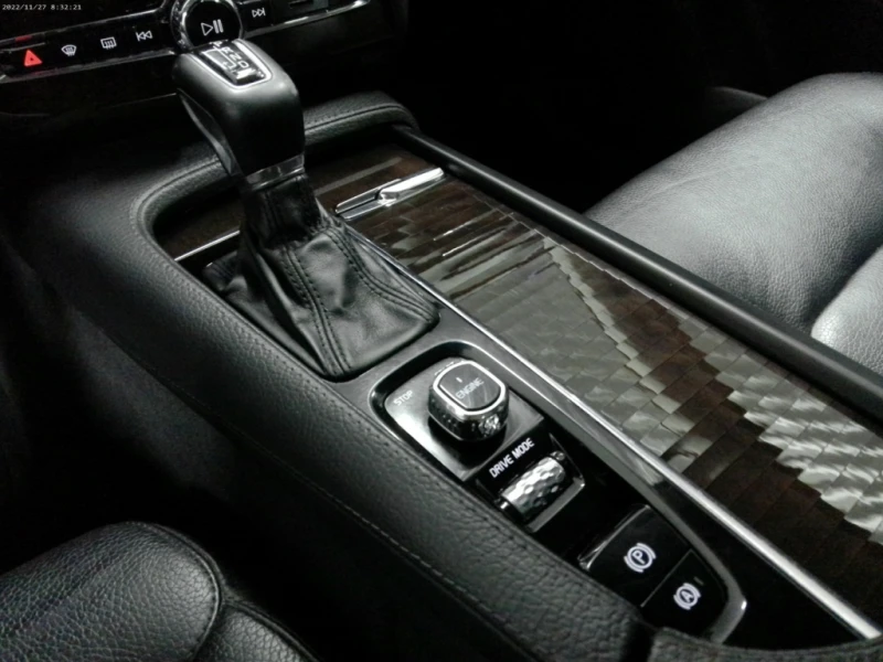 Volvo Xc90 T6 Momentum* 7 местен* Keyless* PANO* Камера* Memo, снимка 9 - Автомобили и джипове - 53035008