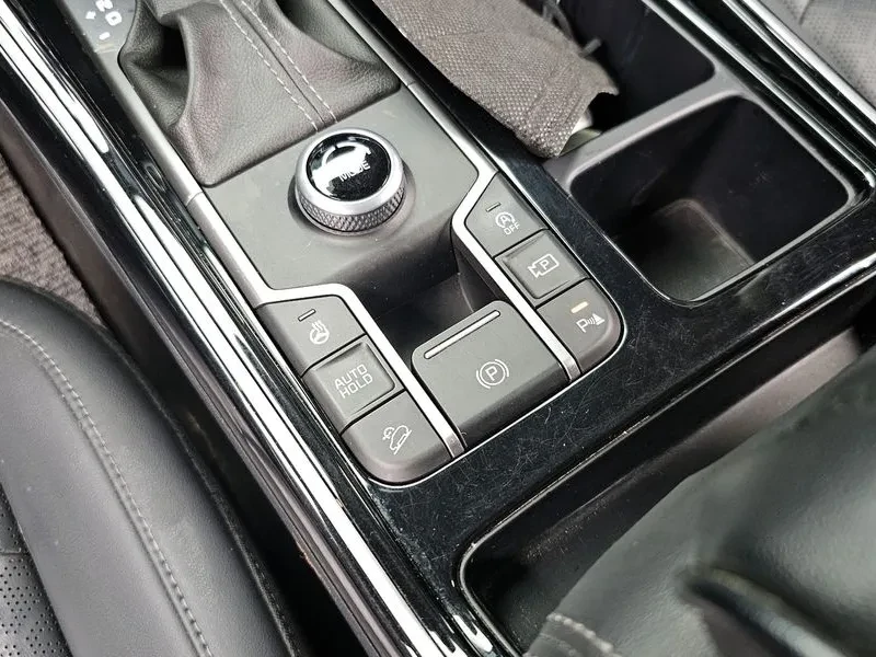 Kia Sorento DIESEL 2.2 2WD PRESTIGE, снимка 17 - Автомобили и джипове - 54997160