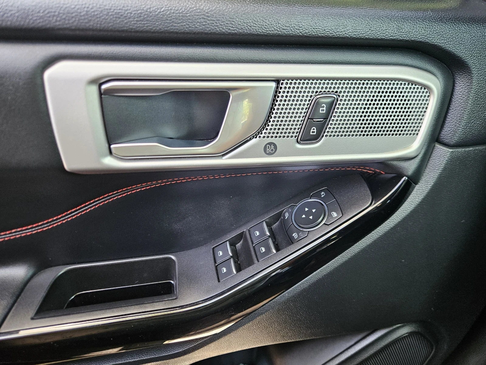 Ford Explorer ST Line ECO boost, снимка 10 - Автомобили и джипове - 54741687