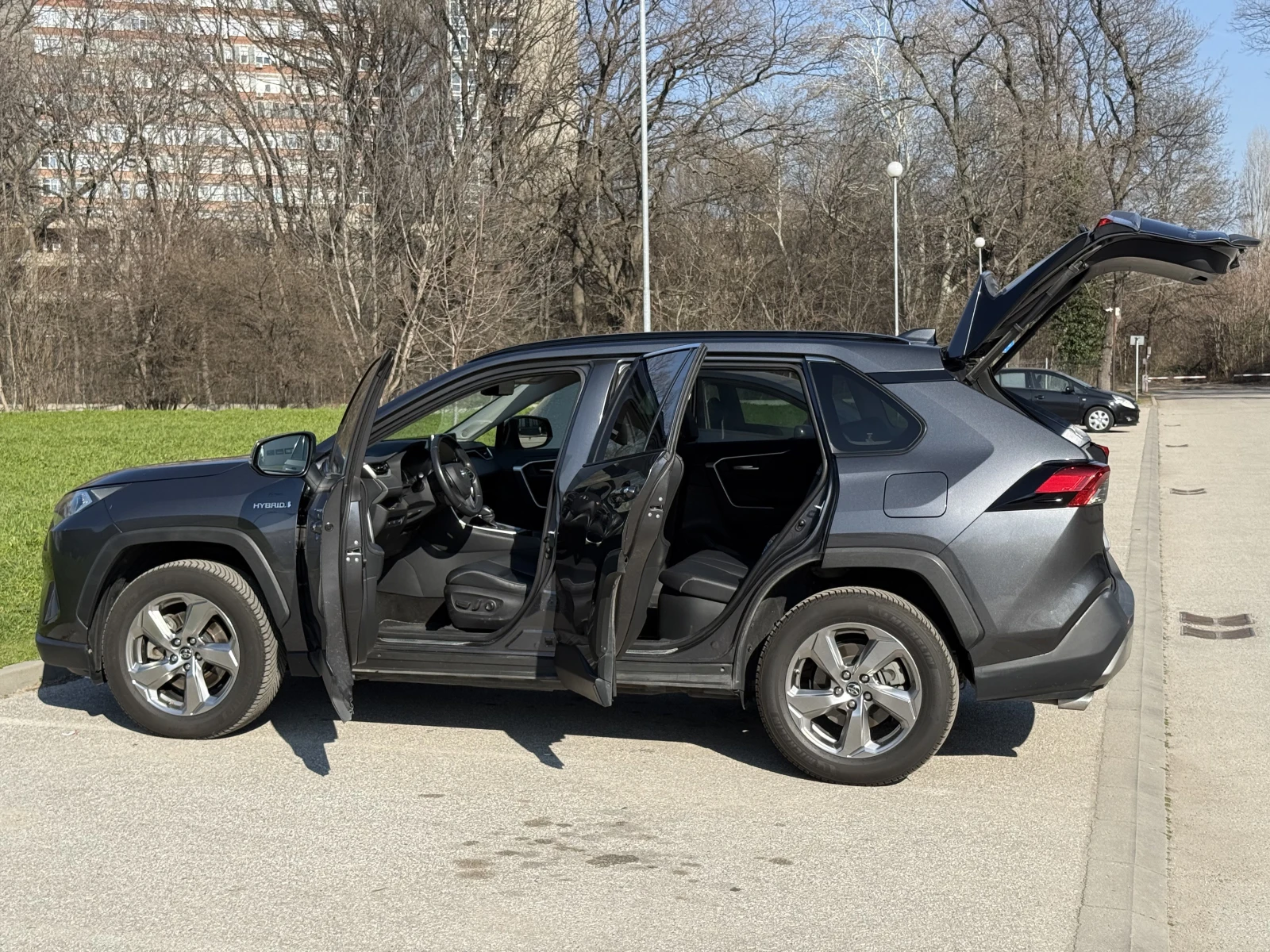 Toyota Rav4 2.5 Hybrid Luxury| 4x4 AWD-i| 360 | JBL| Пълна ист, снимка 9 - Автомобили и джипове - 55323325
