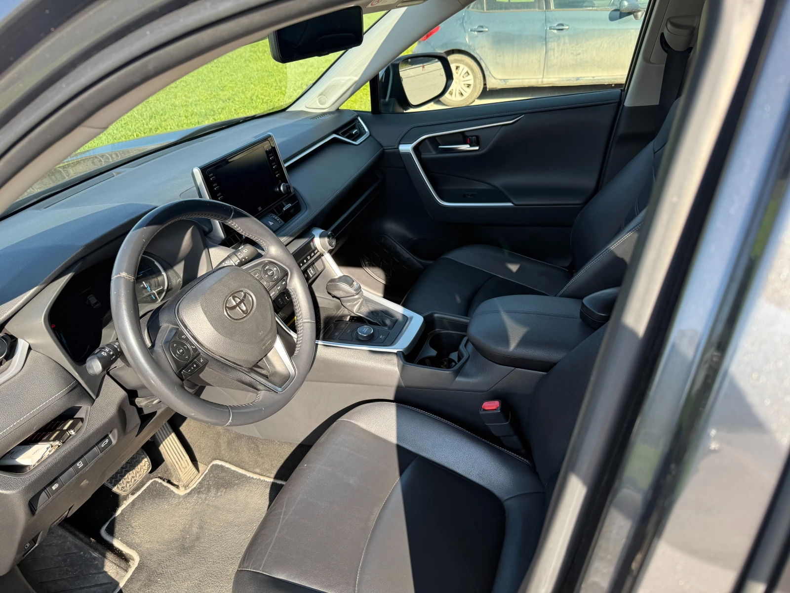 Toyota Rav4 2.5 Hybrid Luxury| 4x4 AWD-i| 360 | JBL| Пълна ист, снимка 7 - Автомобили и джипове - 55323325