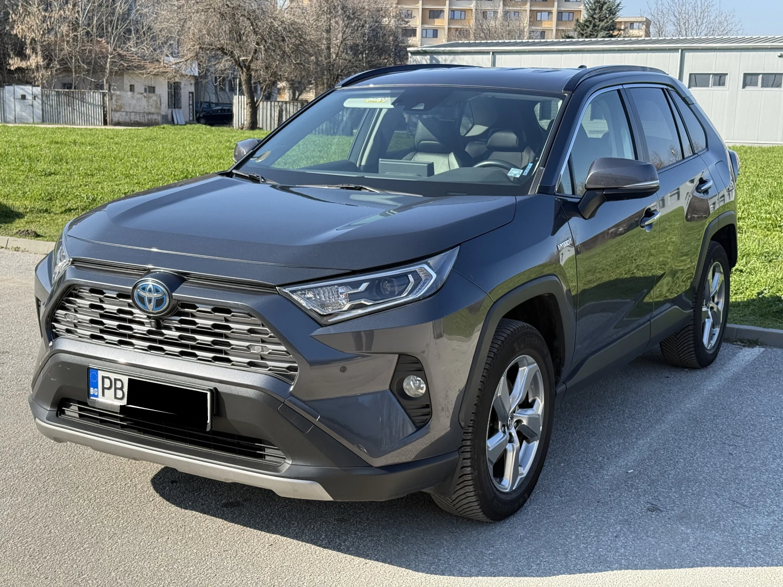 Toyota Rav4 2.5 Hybrid Luxury| 4x4 AWD-i| 360 | JBL| Пълна ист, снимка 3 - Автомобили и джипове - 55323325