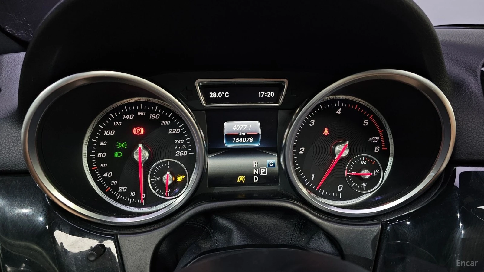 Mercedes-Benz GLE 250d 4MATIC* КОЖА* ПОДГРЕВ* НАВИ* ПАНО* , снимка 6 - Автомобили и джипове - 55596288