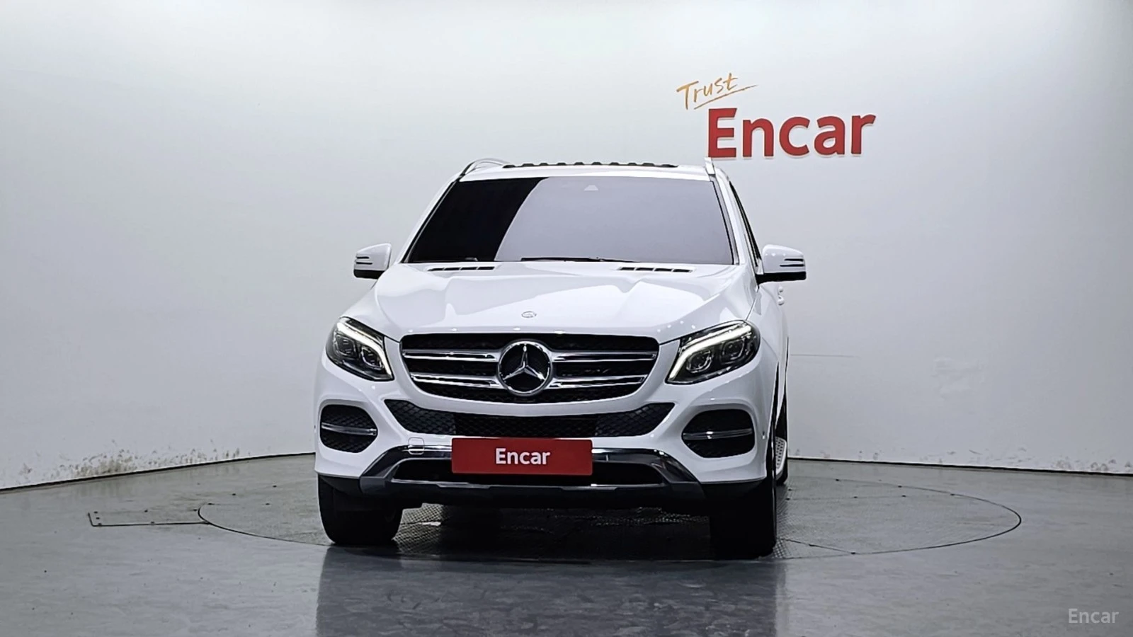 Mercedes-Benz GLE 250d 4MATIC* КОЖА* ПОДГРЕВ* НАВИ* ПАНО* , снимка 3 - Автомобили и джипове - 55596288