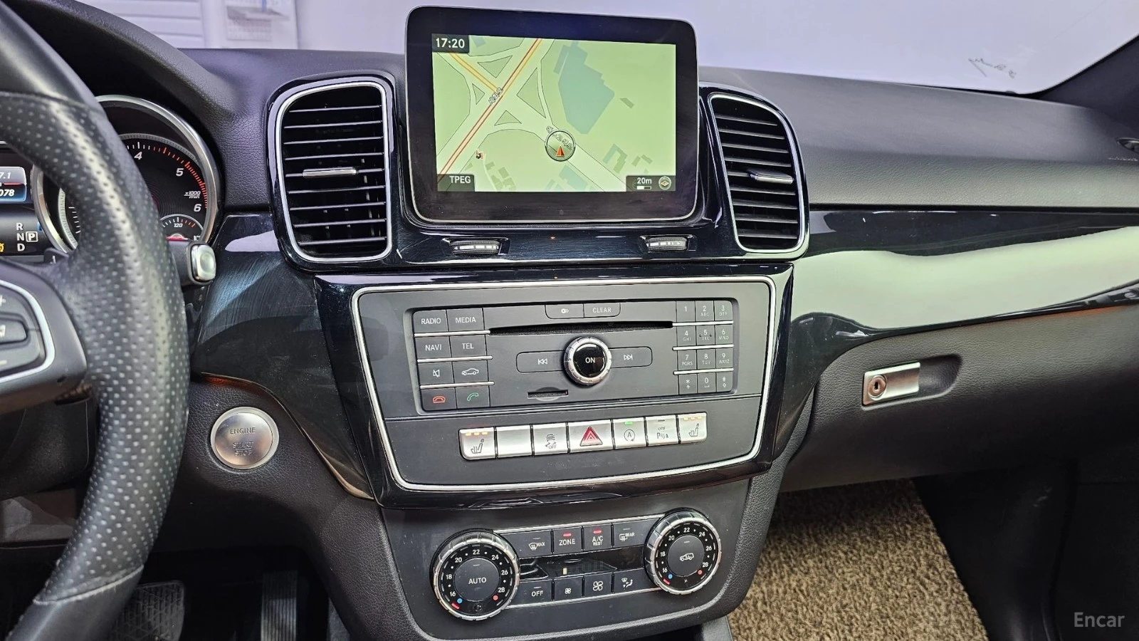 Mercedes-Benz GLE 250d 4MATIC* КОЖА* ПОДГРЕВ* НАВИ* ПАНО* , снимка 12 - Автомобили и джипове - 55596288