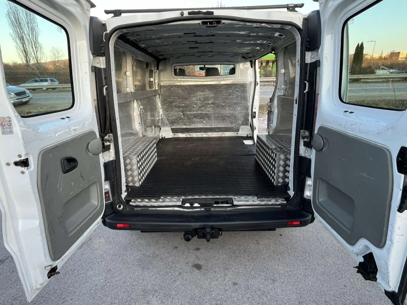 Opel Vivaro 2.5TDI 136кс EURO 4 КЛИМАТИК , снимка 13 - Бусове и автобуси - 49363812