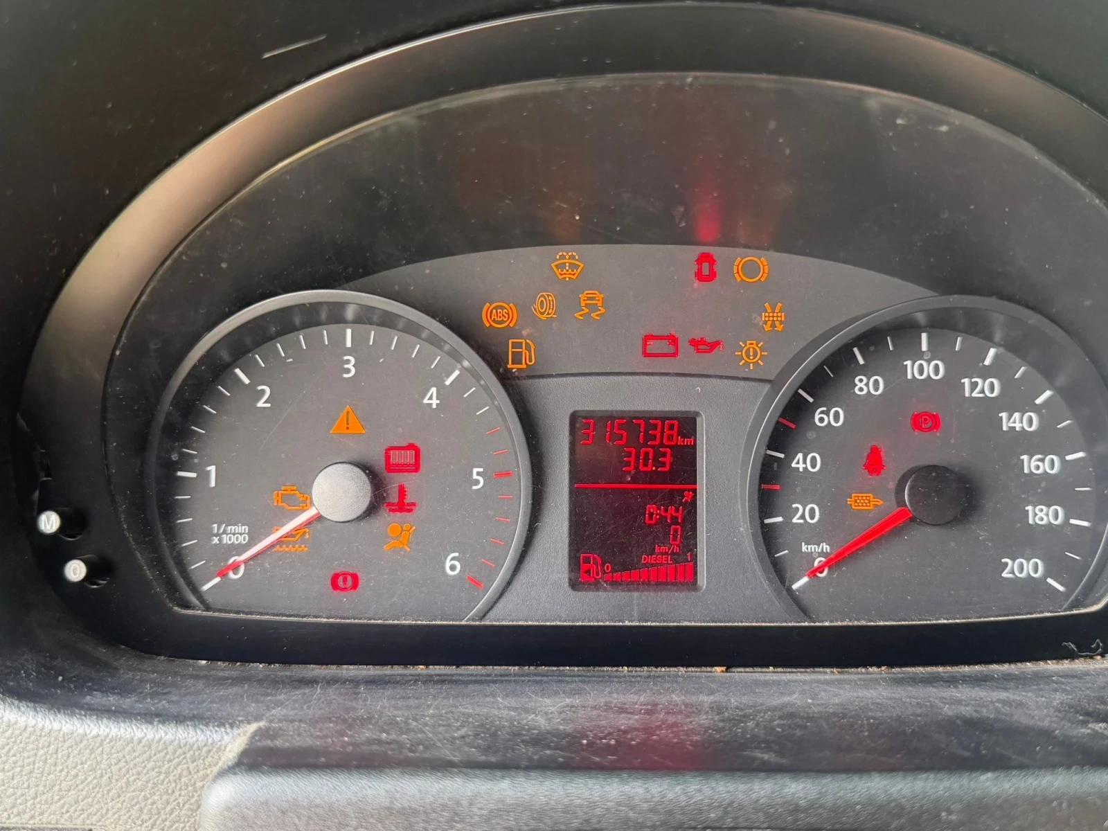 VW Crafter Товарен бус, снимка 3 - Бусове и автобуси - 55345774