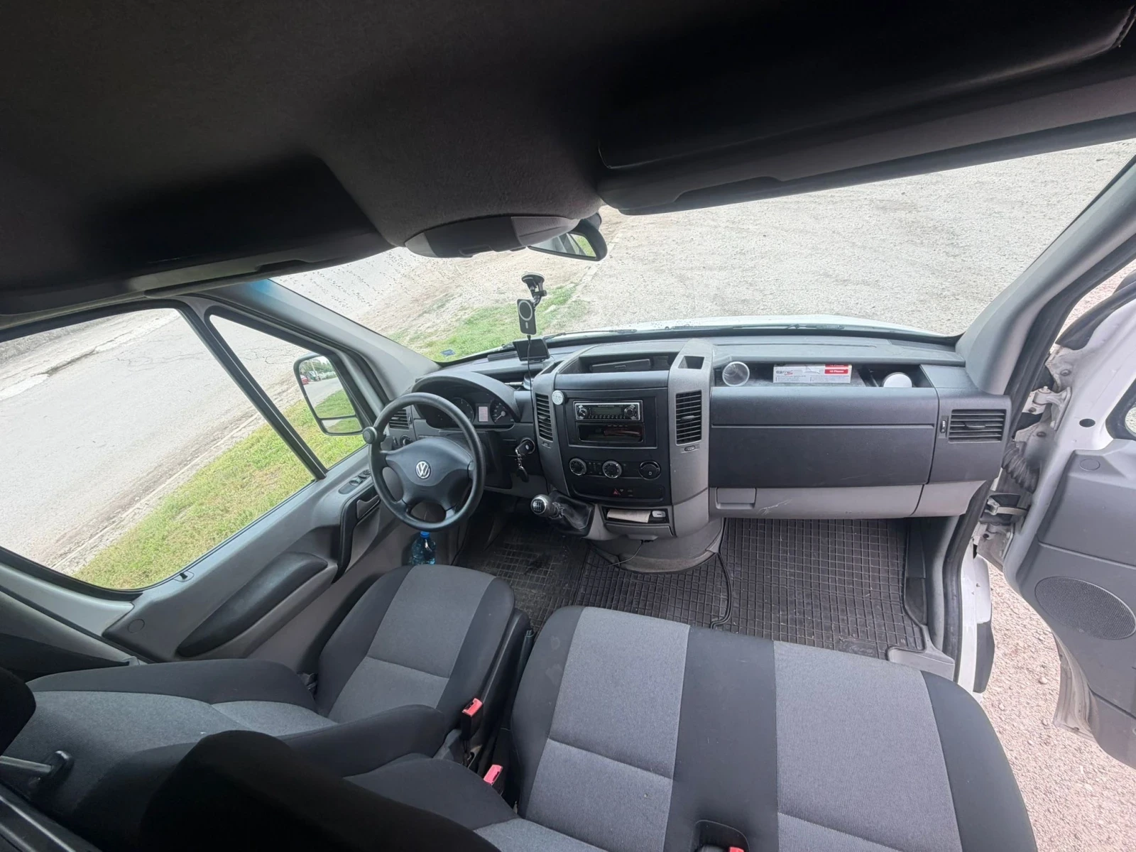 VW Crafter Товарен бус, снимка 4 - Бусове и автобуси - 55345774