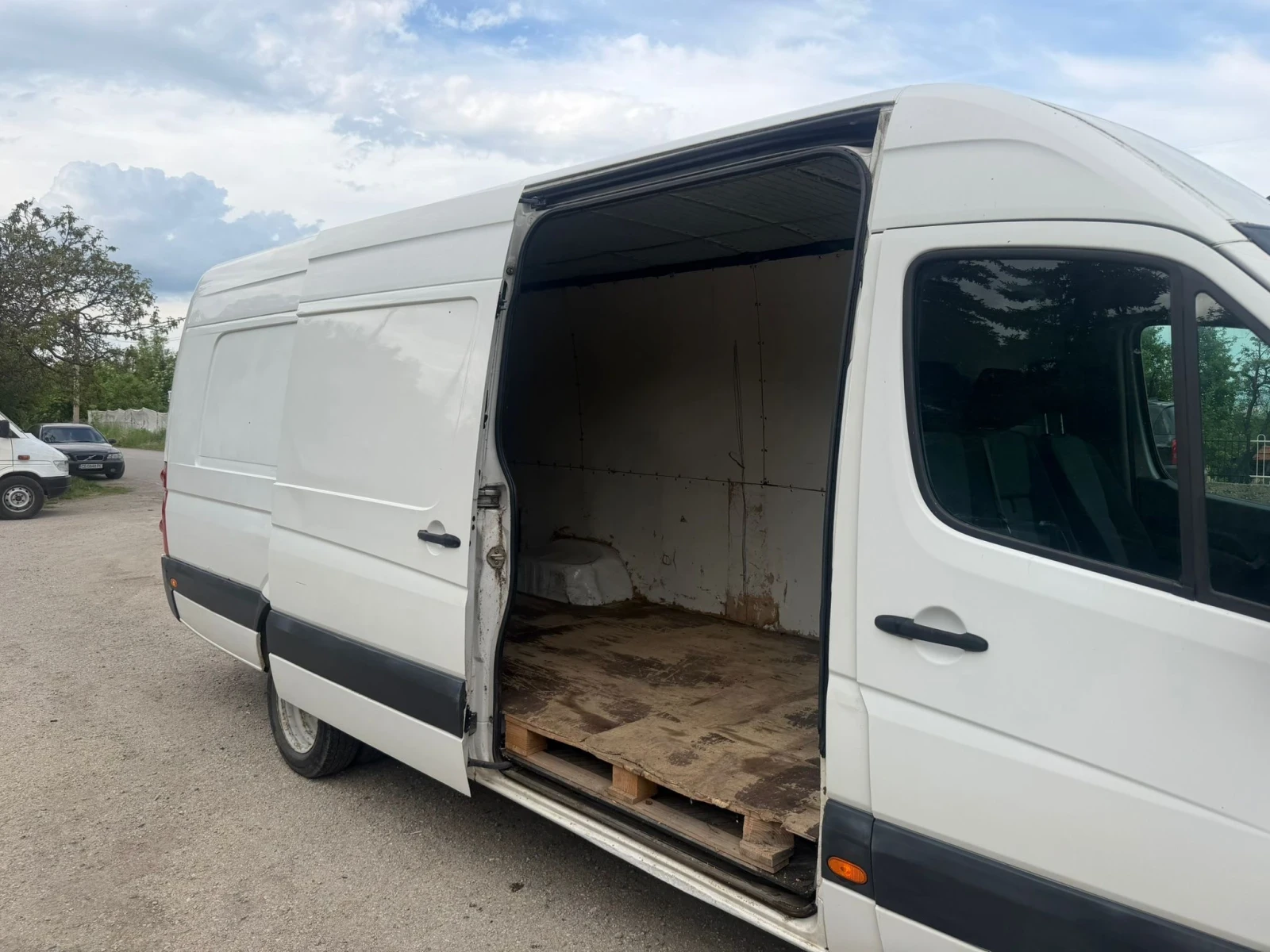 VW Crafter Товарен бус, снимка 9 - Бусове и автобуси - 55345774