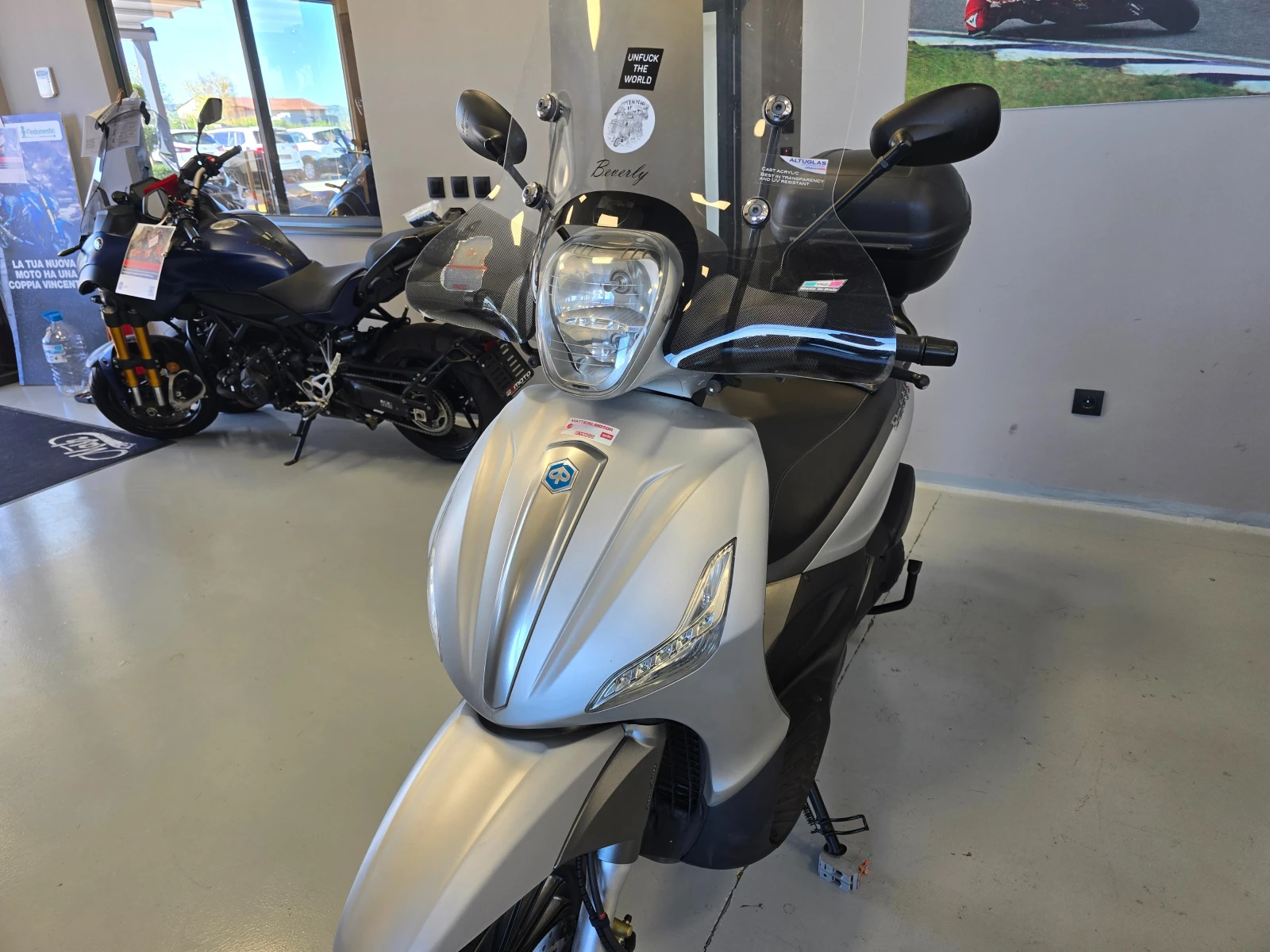 Piaggio Beverly 300ie, ABS-ASR, 2018г., снимка 8 - Мотоциклети и мототехника - 54515155