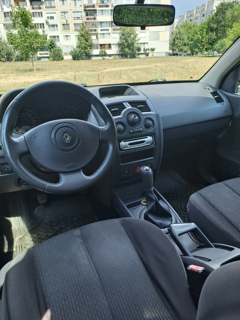 Renault Megane 1.4 16V, снимка 12 - Автомобили и джипове - 46938431