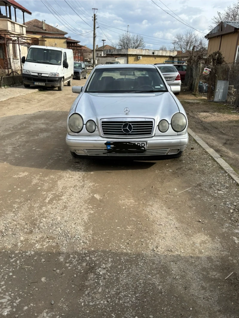 Mercedes-Benz 220, снимка 1 - Автомобили и джипове - 48893437