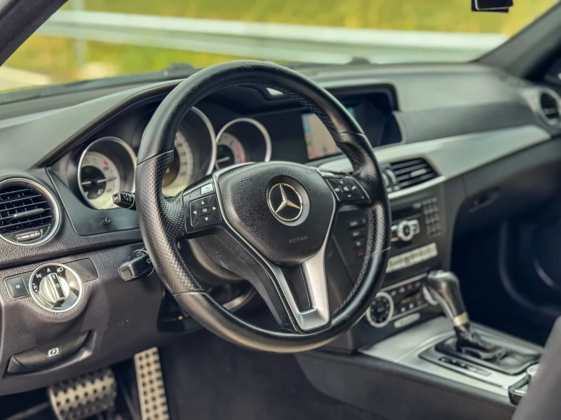 Mercedes-Benz C 250 4 MATIC AMG , снимка 8 - Автомобили и джипове - 51500559