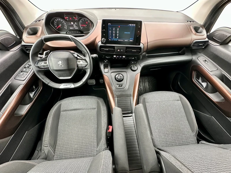 Peugeot Rifter Автомат 8 скорости GT-LINE, снимка 15 - Автомобили и джипове - 51622319