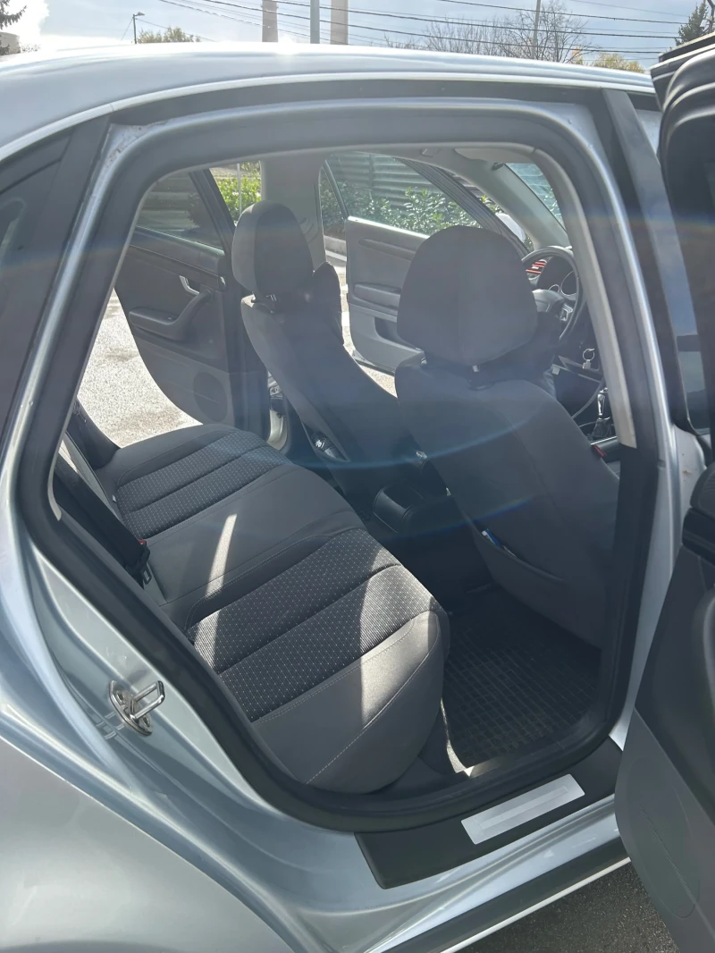 Seat Exeo 2.0 140кс., снимка 5 - Автомобили и джипове - 52350869