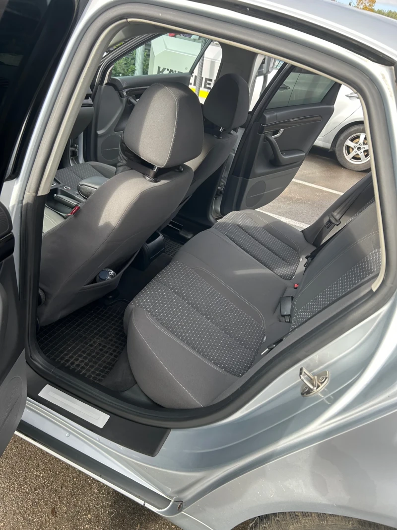 Seat Exeo 2.0 140кс., снимка 8 - Автомобили и джипове - 52350869