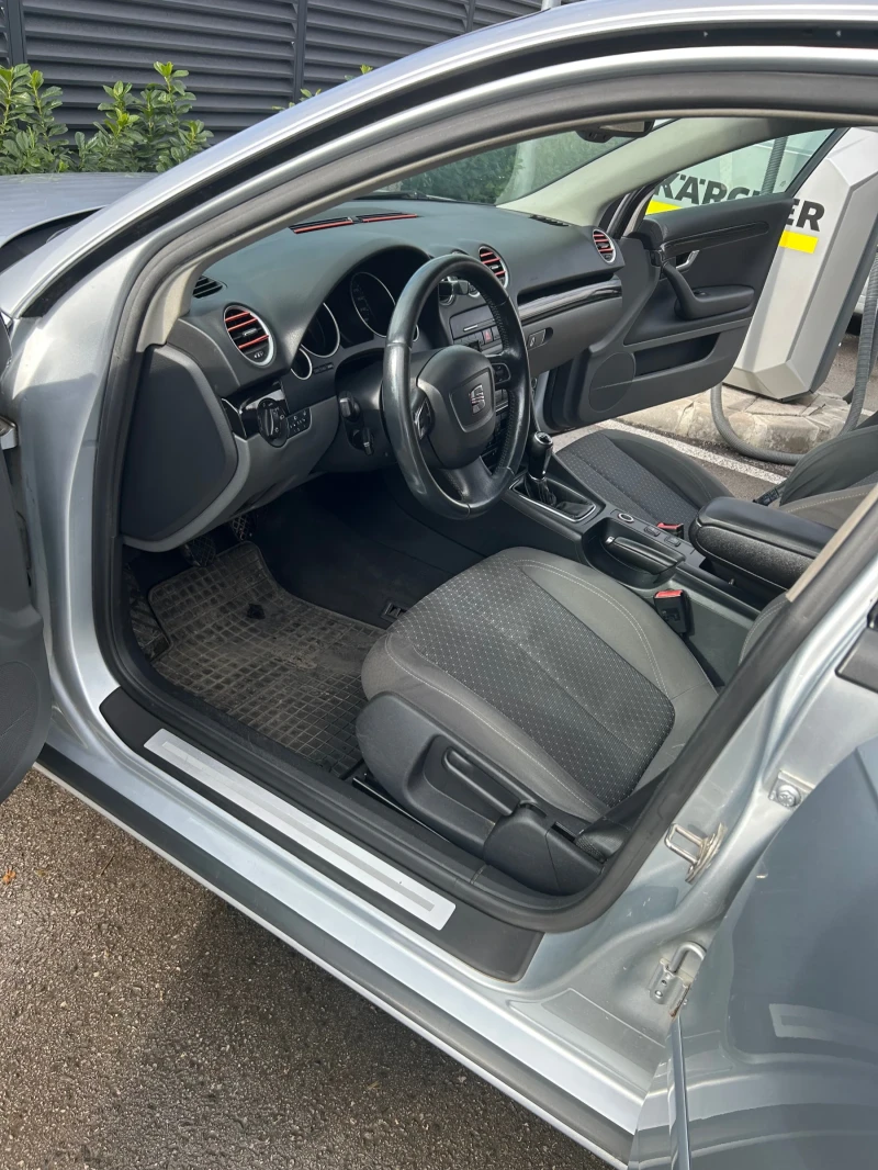 Seat Exeo 2.0 140кс., снимка 9 - Автомобили и джипове - 52350869