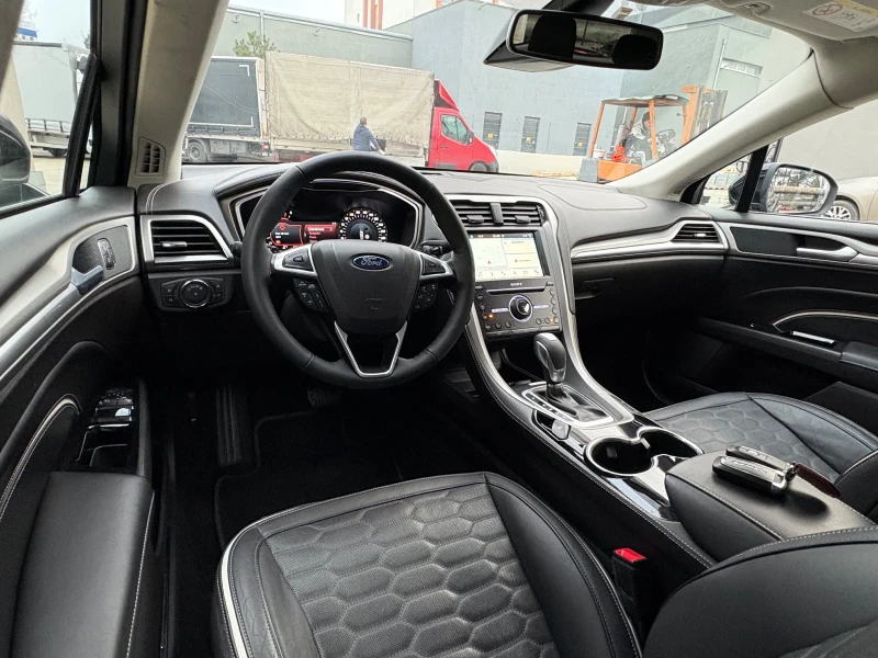 Ford Mondeo Vignale 2.0 diesel 150kc Euro 6 Automatic, снимка 17 - Автомобили и джипове - 53127054