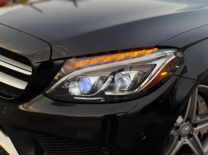 Mercedes-Benz C 400 AMG* PANO* BURMASTER* KEYLESS* LANE ASSIST - изображение 2