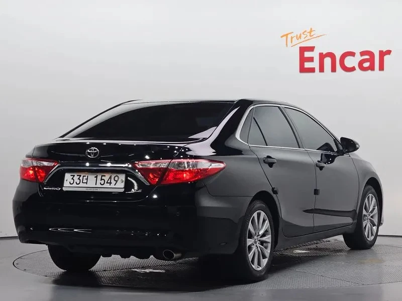 Toyota Camry 2.5 XLE, снимка 2 - Автомобили и джипове - 55404638