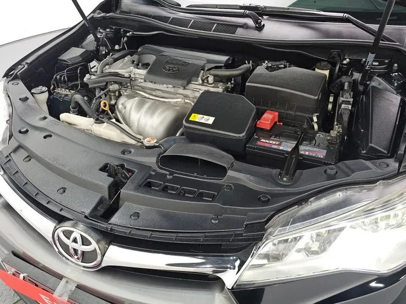 Toyota Camry 2.5 XLE, снимка 5 - Автомобили и джипове - 55404638