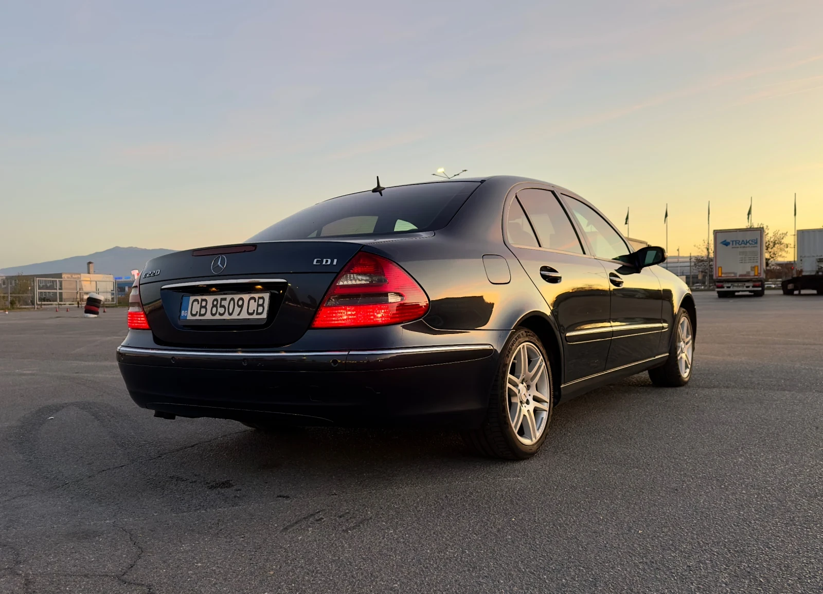 Mercedes-Benz E 220 MERCEDES E220 ELEGANCE TOP СЪСТОЯНИЕ! - изображение 6