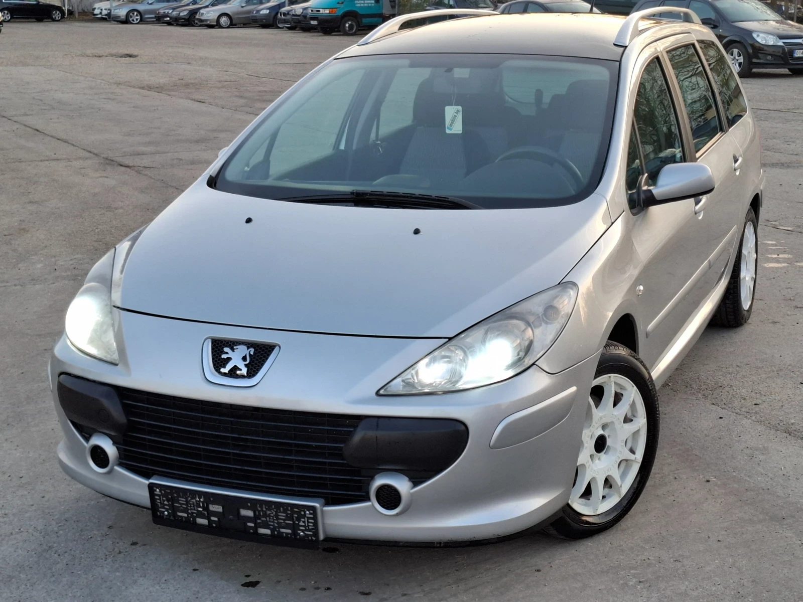 Peugeot 307 1.6i * КЛИМАТИК * ПАНОРАМА * ANDROID *  - изображение 8