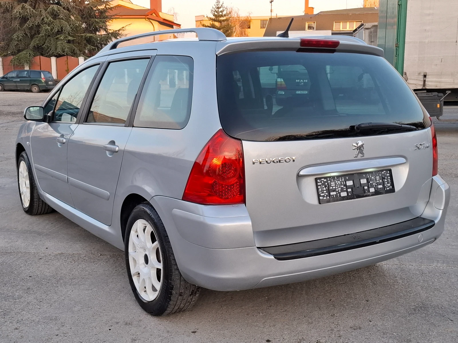 Peugeot 307 1.6i * КЛИМАТИК * ПАНОРАМА * ANDROID *  - изображение 4