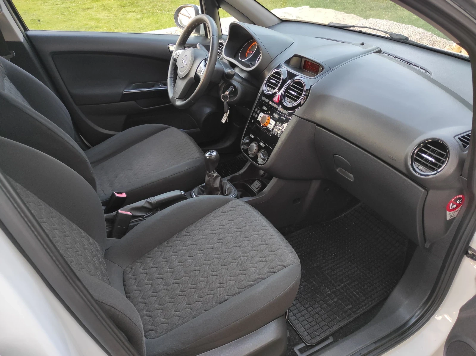 Opel Corsa /// BENZIN / GAS / EURO 5  - изображение 8