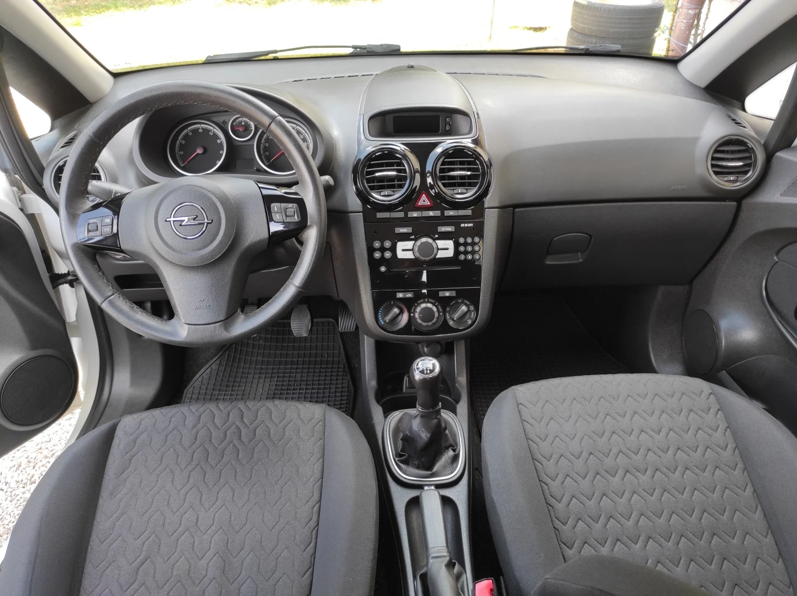 Opel Corsa 1.2 / LPG / EURO5 / - изображение 7