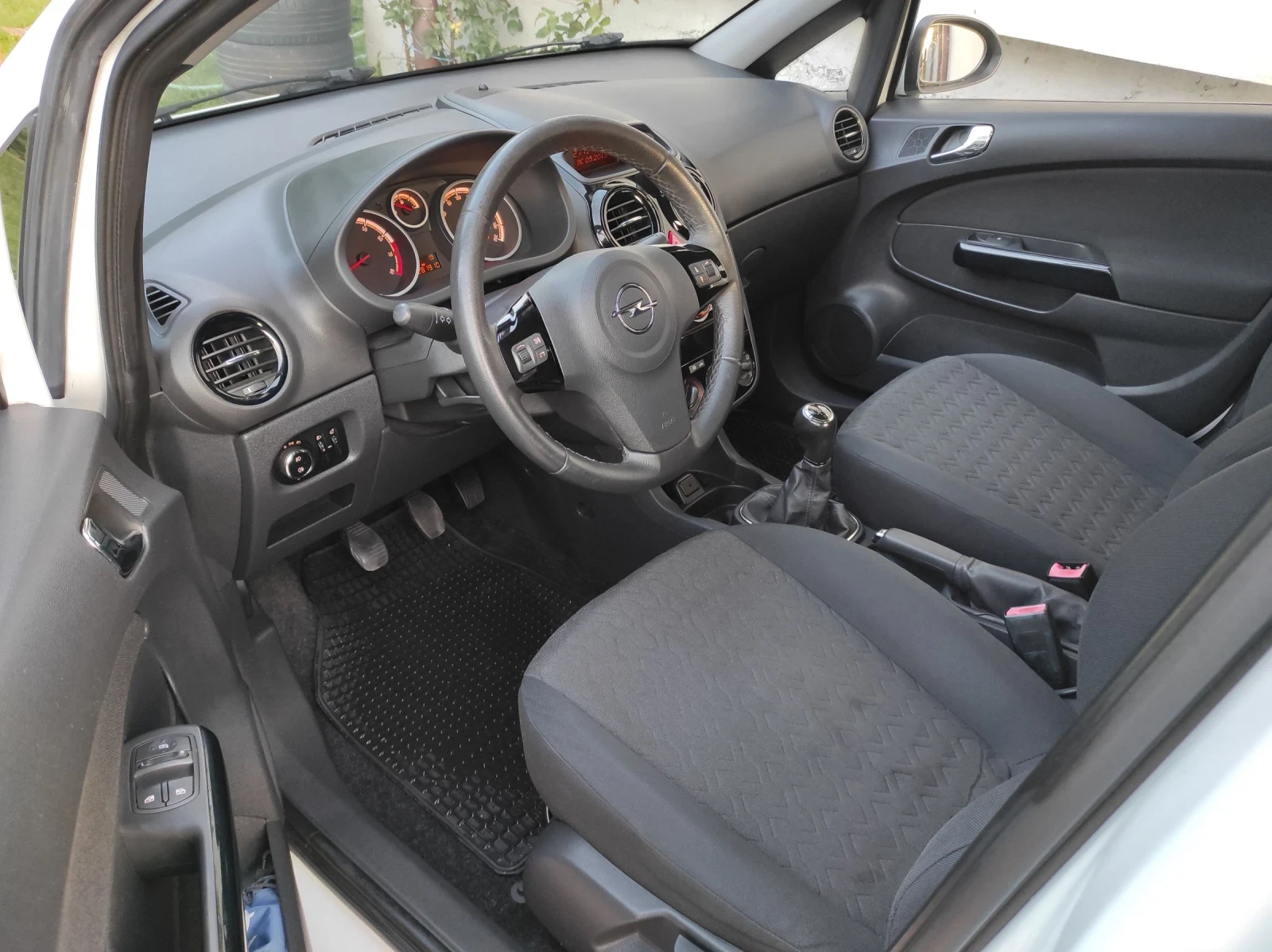 Opel Corsa /// BENZIN / GAS / EURO 5  - изображение 5