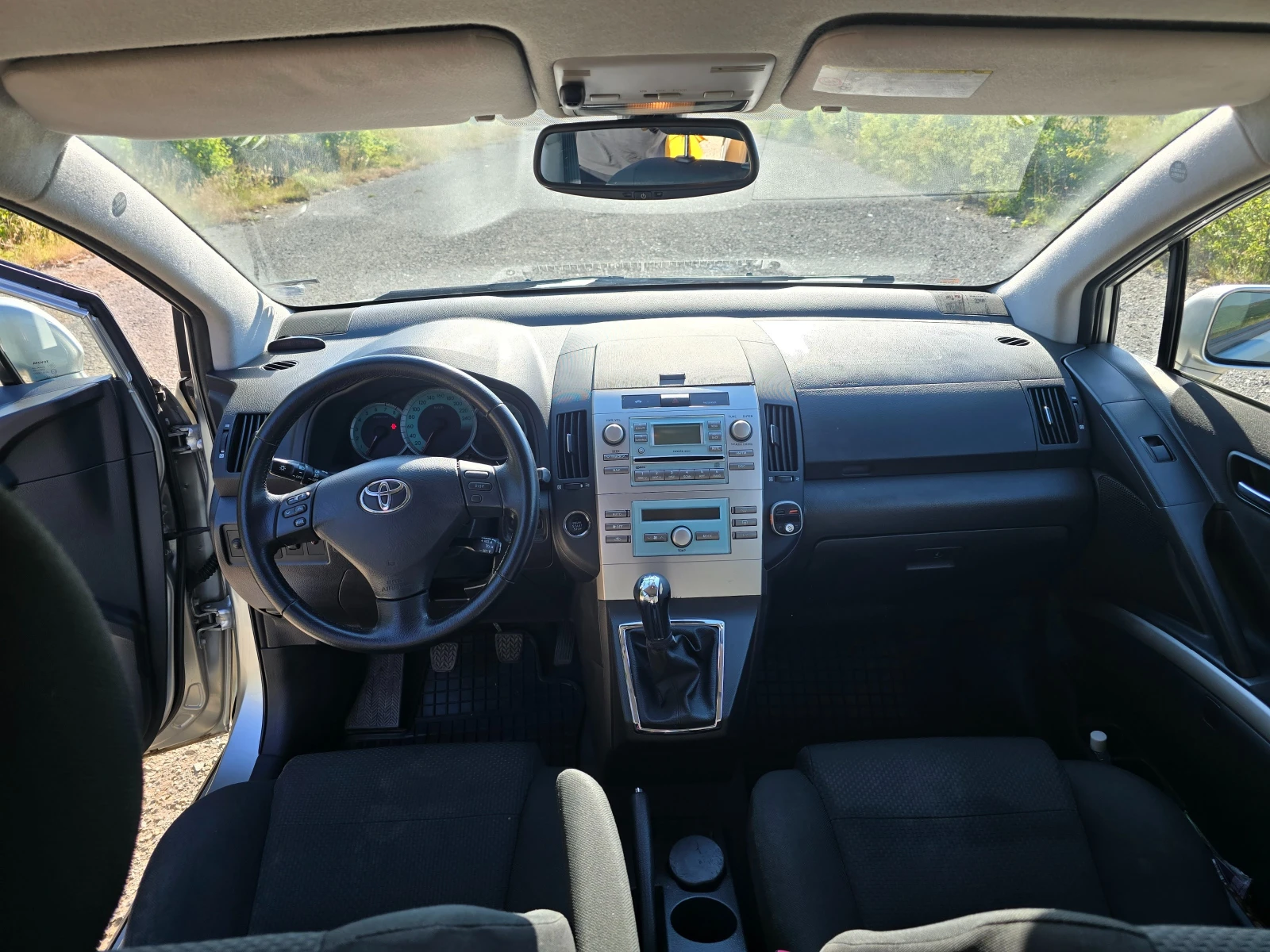 Toyota Corolla verso 1.8 VVT-i, 7 местна - изображение 4