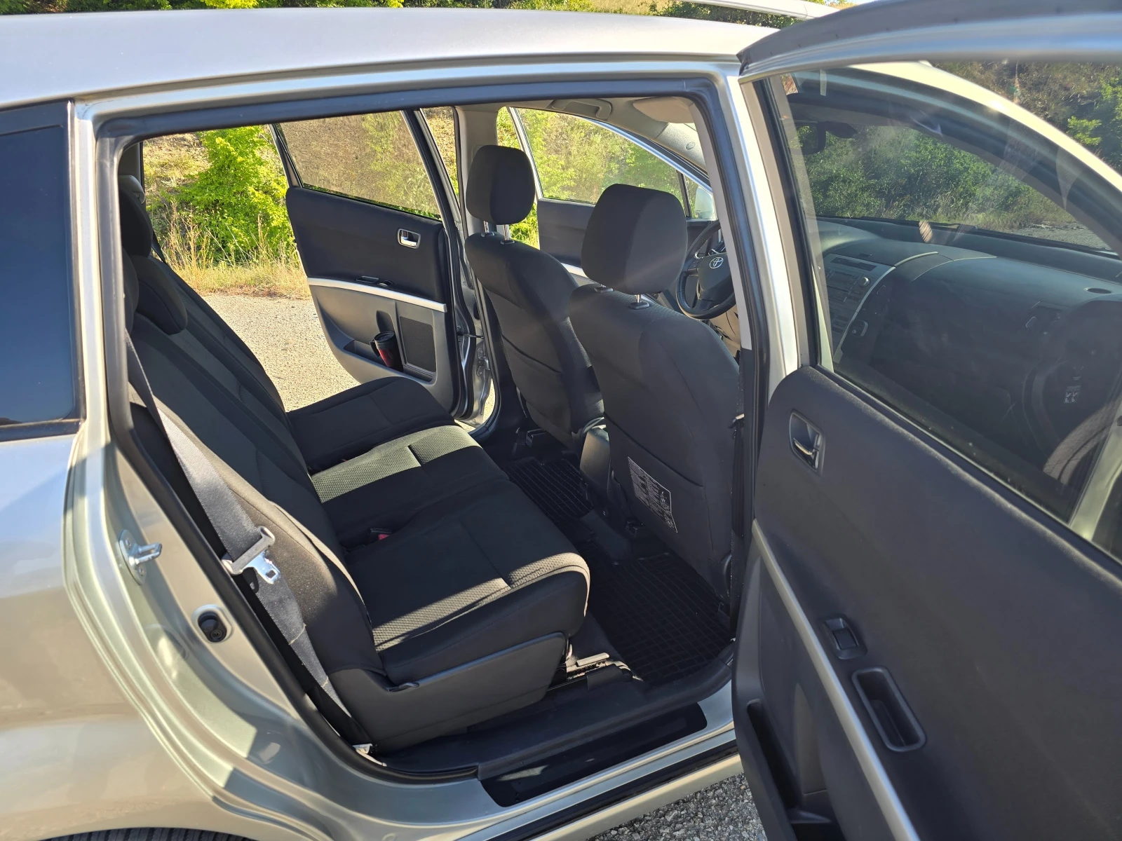 Toyota Corolla verso 1.8 VVT-i, 7 местна - изображение 7