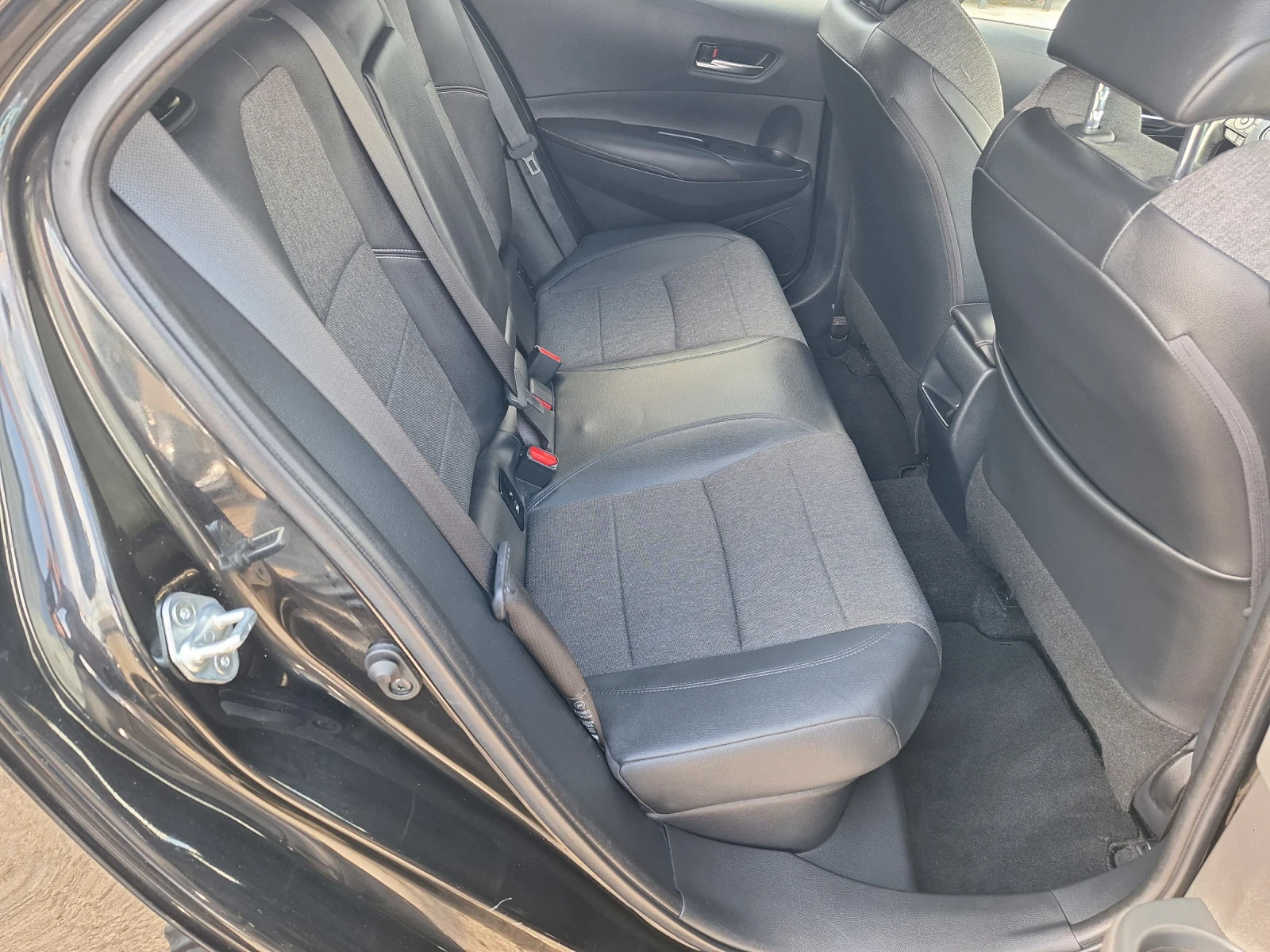 Toyota Corolla 1.8 hybrid | Mobile.bg — изображение 13