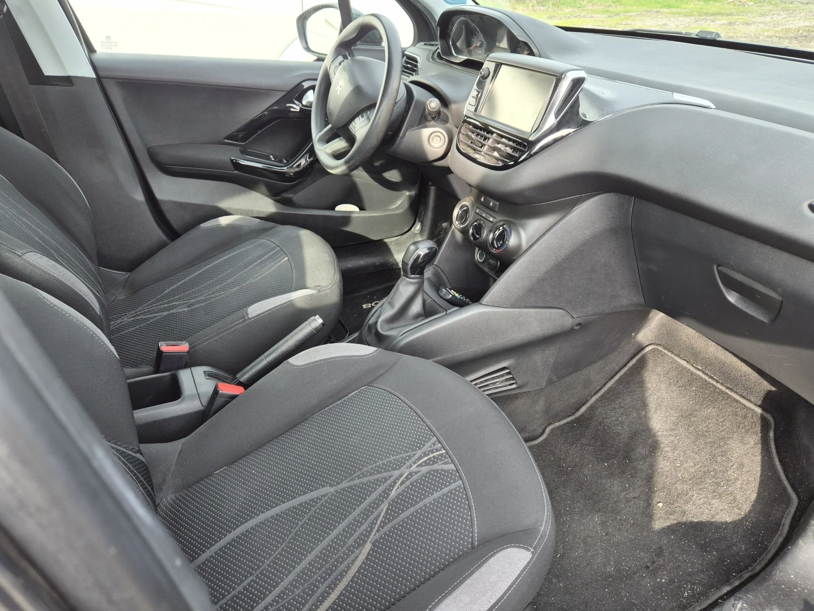 Peugeot 208  - изображение 4