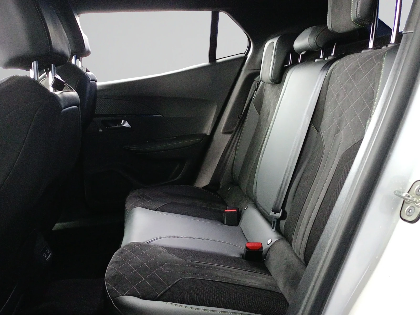 Peugeot 2008 e-2008 New Line Up GT PACK Electric 100 �� 136 �.� | Mobile.bg � ����������� 11