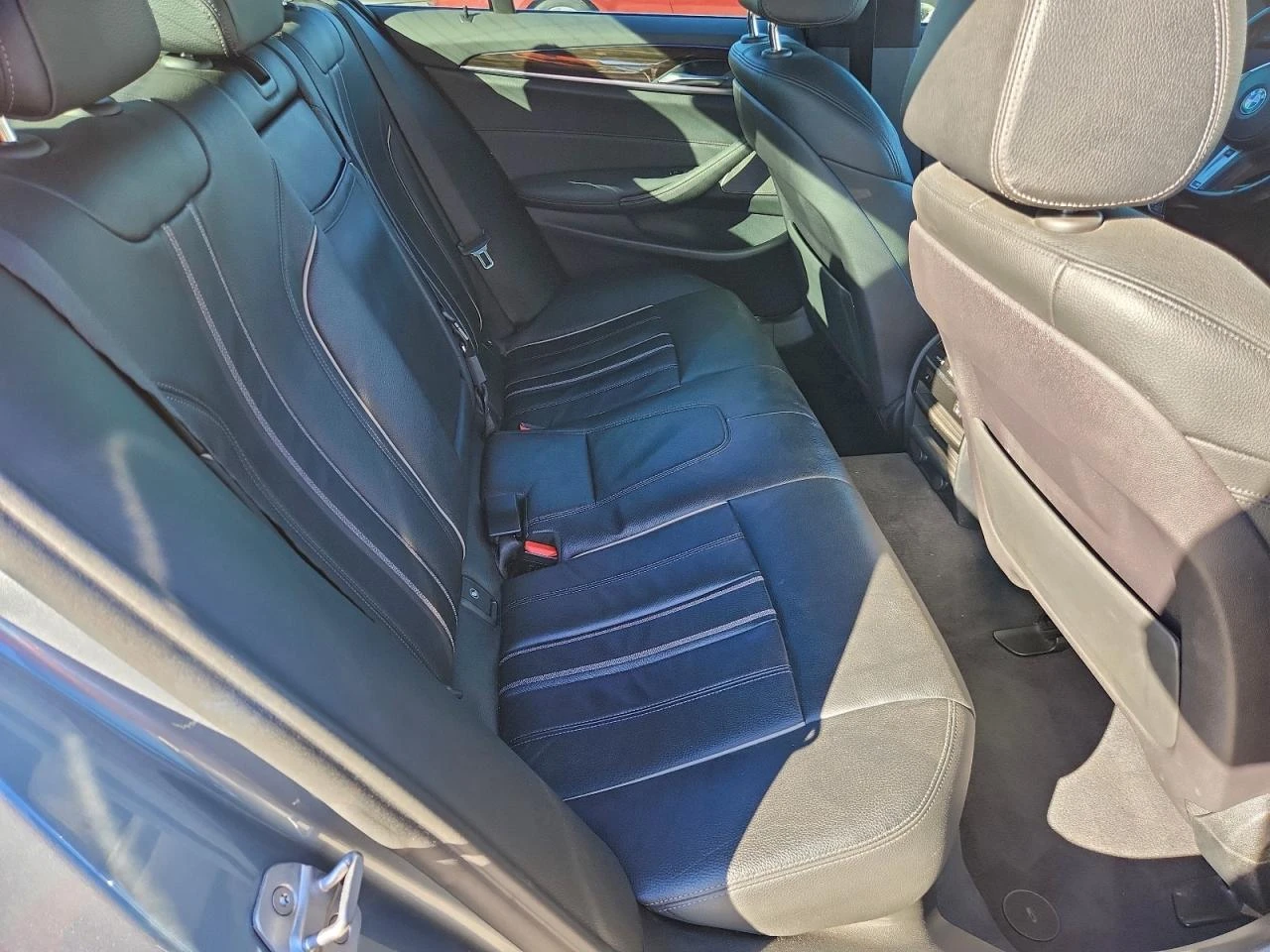 BMW 540 M* SPORT* ДИГИТАЛНО* ТАБЛО* 360КАМЕРА* КЕЙЛЕС*  - изображение 10
