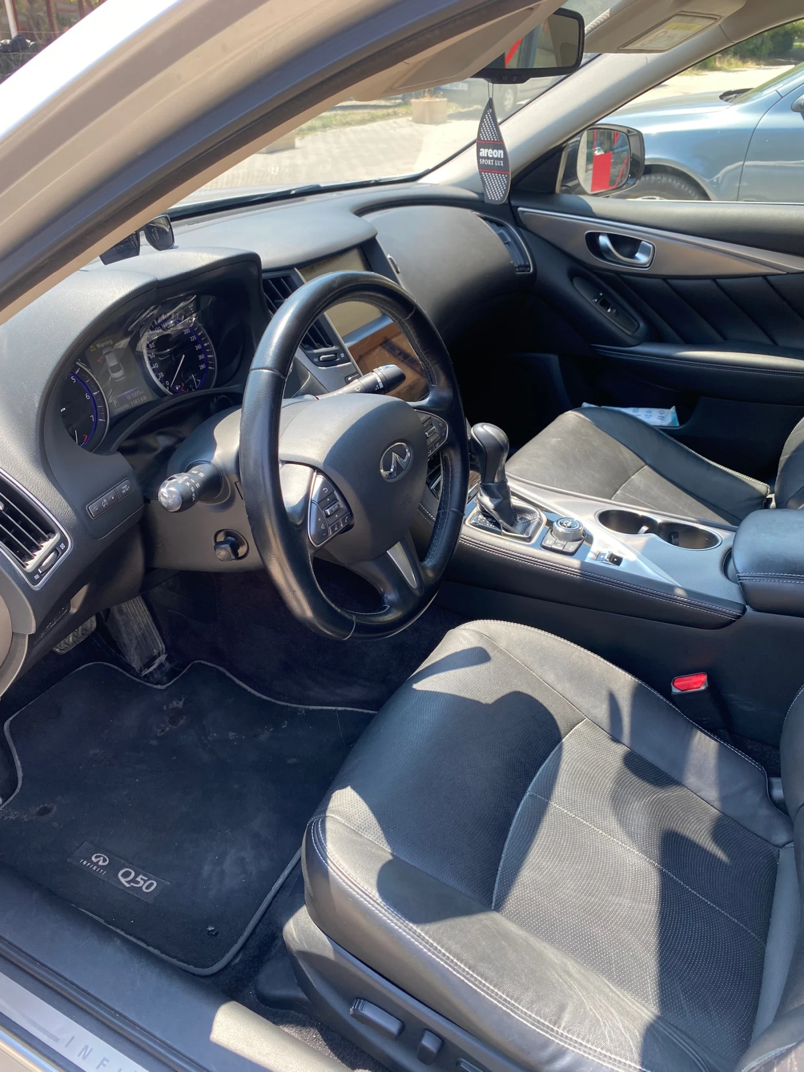 Infiniti Q50, снимка 14 - Автомобили и джипове - 53760339