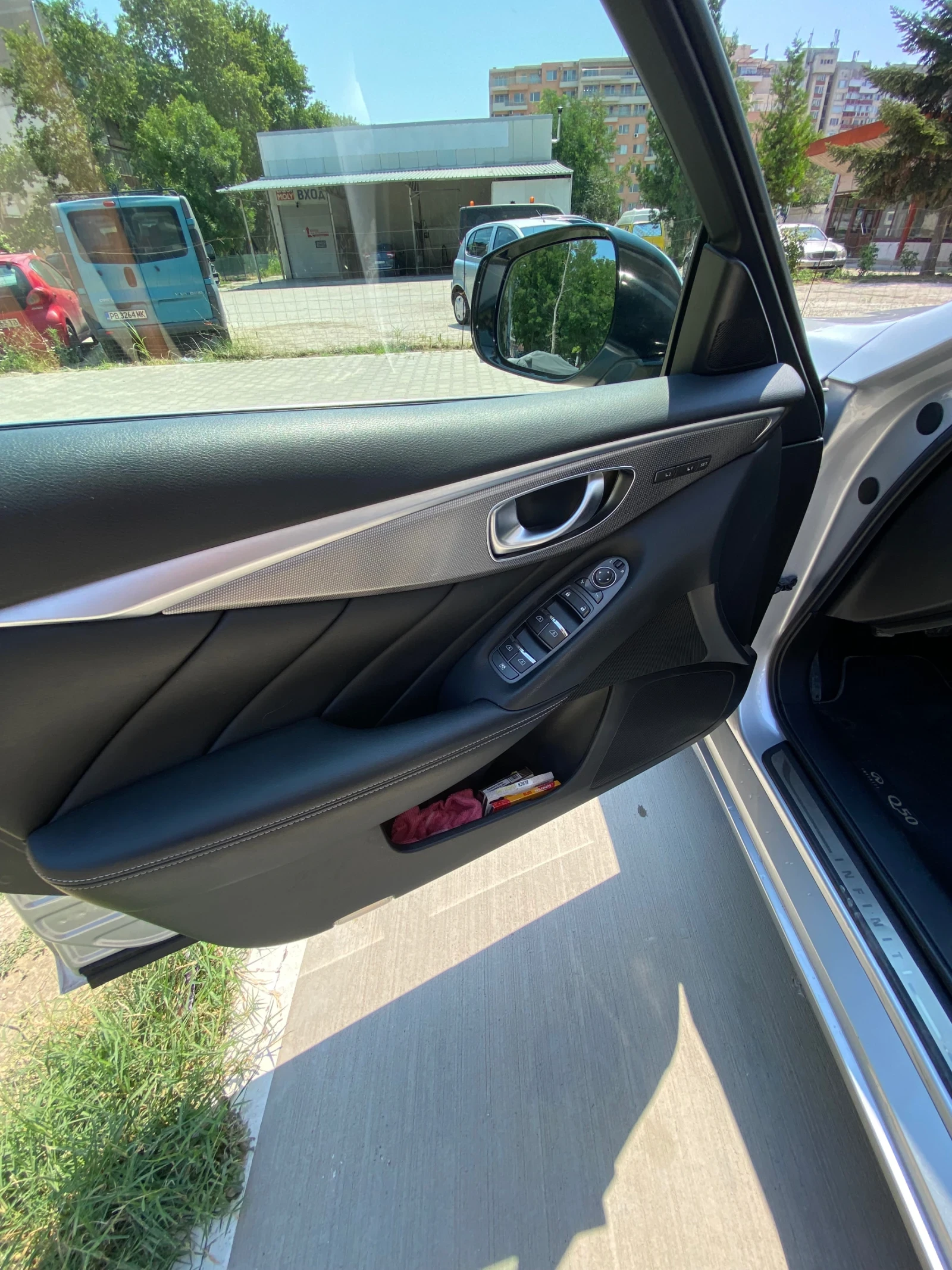 Infiniti Q50, снимка 11 - Автомобили и джипове - 53760339