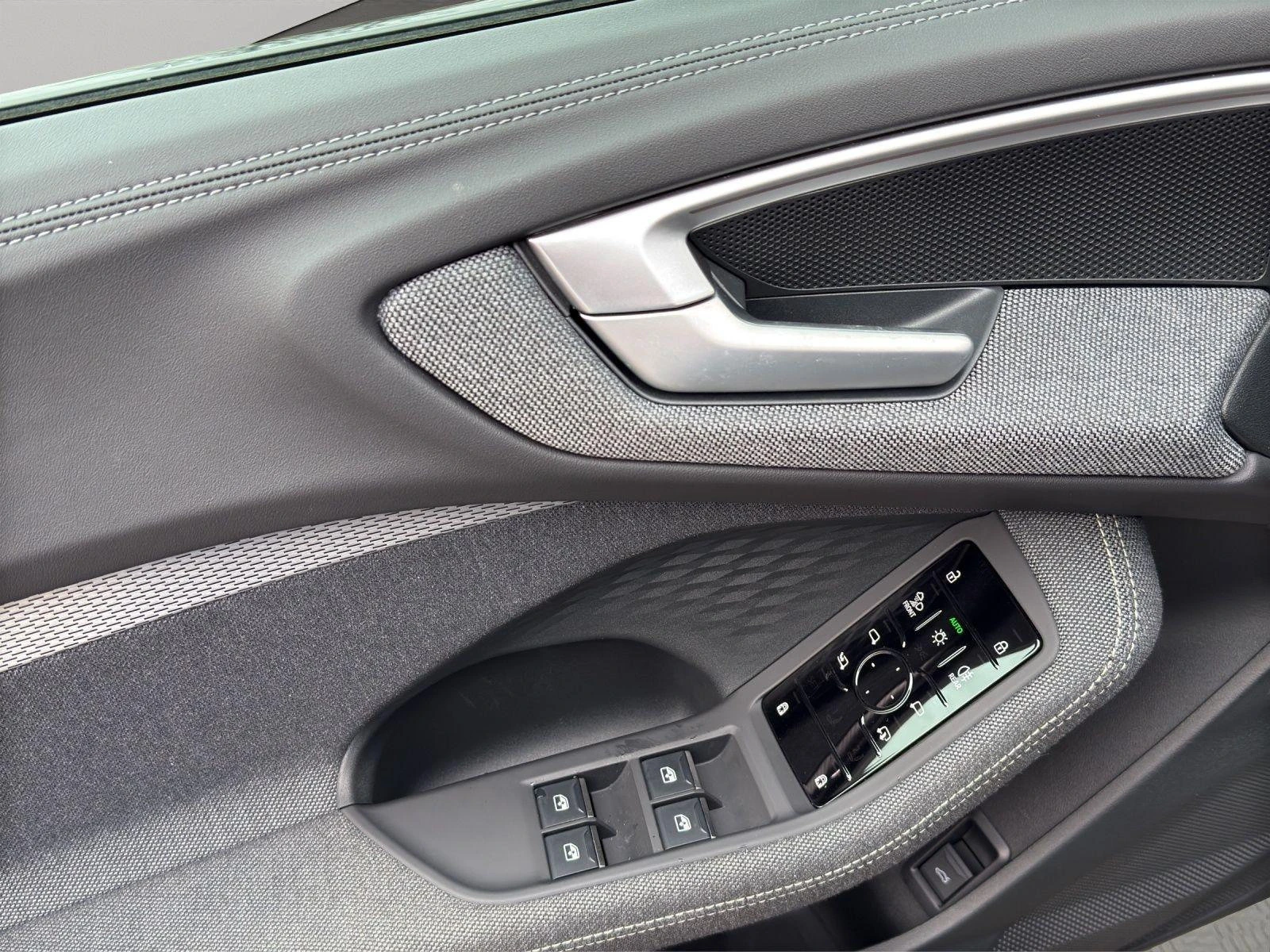 Audi A5 2.0TDI/204HP/S-LINE/MATRIX/360/NAVI/ACC/109q, снимка 11 - Автомобили и джипове - 54057147